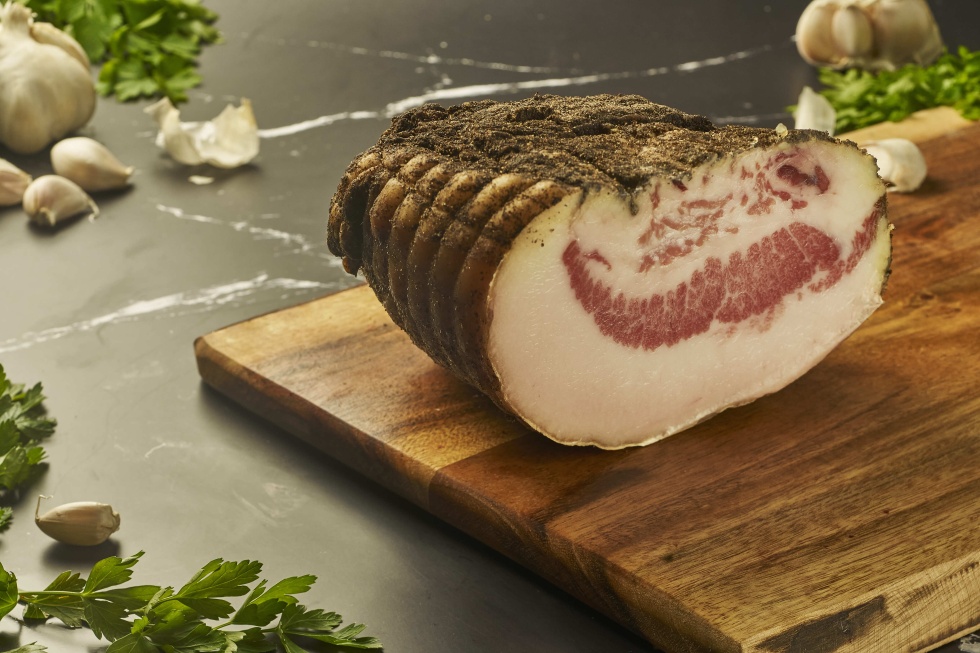 guanciale Sibiriu Petza Bella.jpg